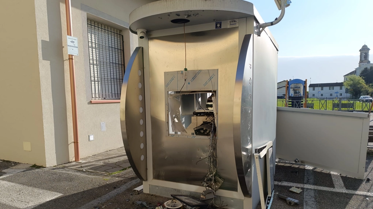Il Postamat preso di mira dalla banda L’esplosione è stata avvertita alle 3,30 tra domenica e ieri