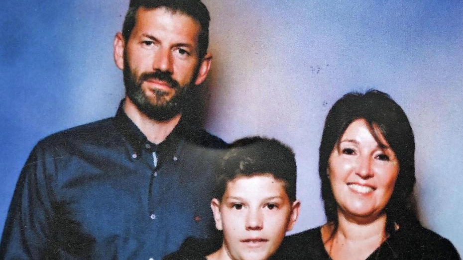 La famiglia di Paderno Dugnano sterminata dal figlio 17enne tra il 31 agosto e l’1 settembre La famiglia di Paderno Dugnano sterminata dal figlio 17enne tra il 31 agosto e l’1 settembre