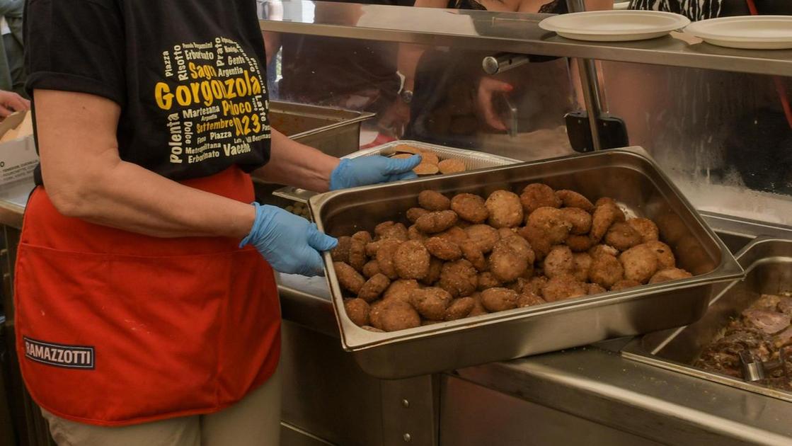 Sagra dei mondeghili, le polpette fanno boom Sagra dei mondeghili, le polpette fanno boom