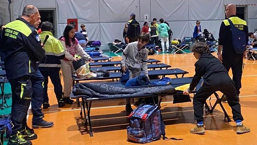 bambini in tenda per una notte a lezione di protezione civile da Ilgiorno.it bambini in tenda per una notte a lezione di protezione civile