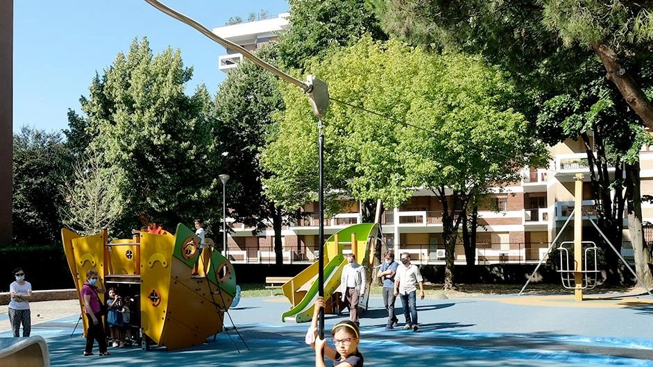 Altalene, scivoli, giostrine, ma anche attrezzature sportive e scolastiche, tutto quel che viene usato da bambini e ragazzi verrà... Altalene, scivoli, giostrine, ma anche attrezzature sportive e scolastiche, tutto quel che viene usato da bambini e ragazzi verrà...