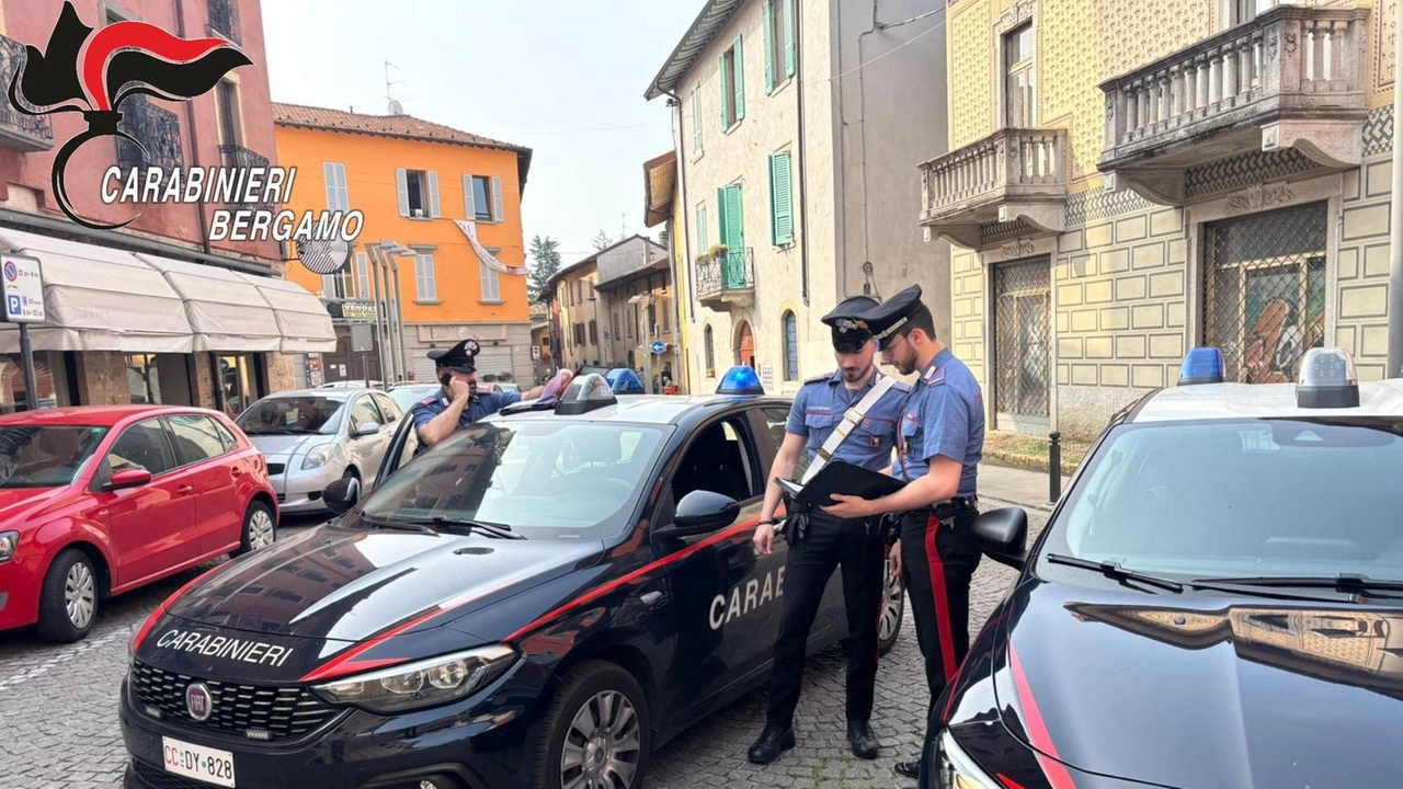 Furto a Zelo Buon Persico, rubati 20 fucili da caccia. I soliti ignoti, cui i carabinieri della compagnia di Lodi... Furto a Zelo Buon Persico, rubati 20 fucili da caccia. I soliti ignoti, cui i carabinieri della compagnia di Lodi...