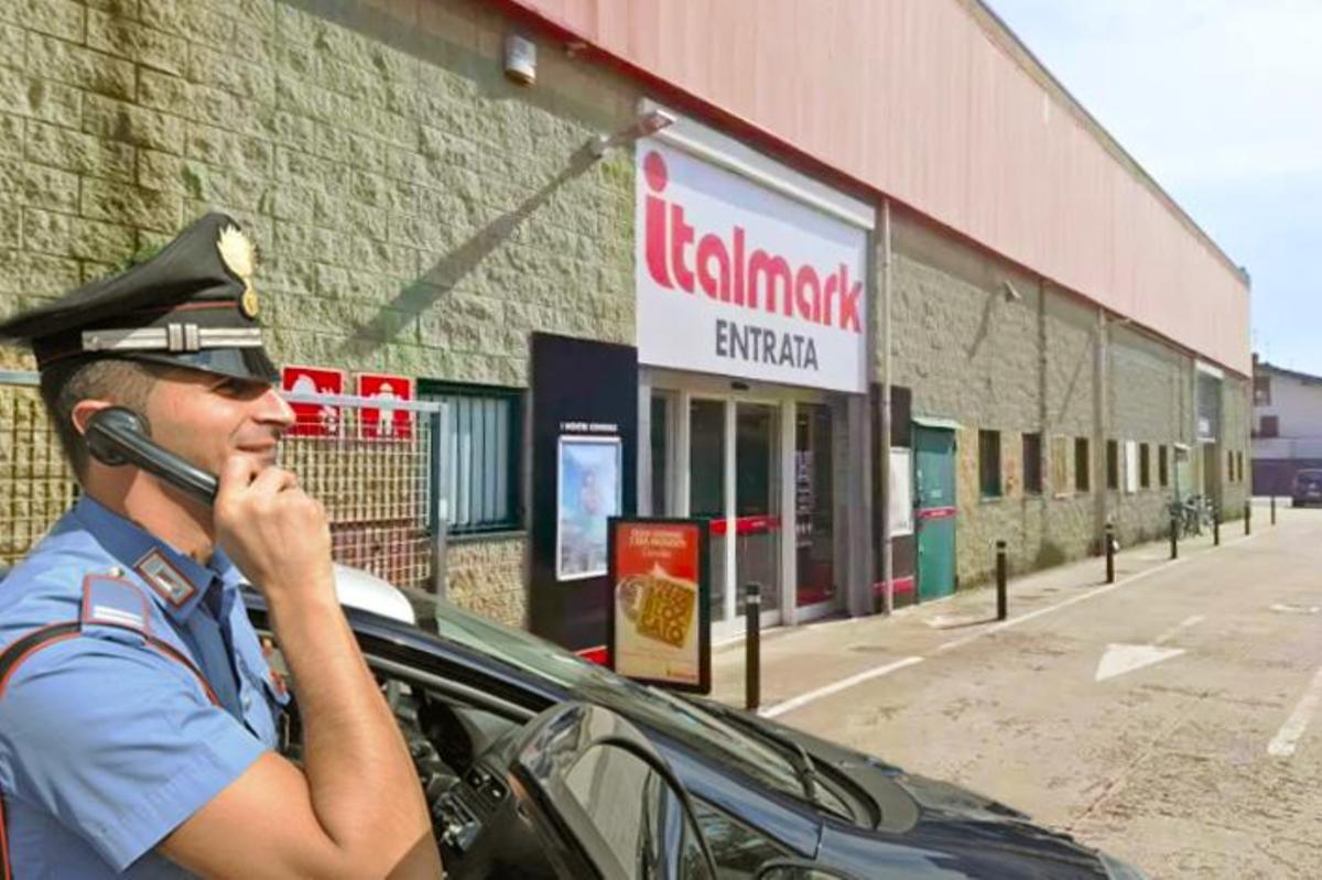 Finita la fuga del truffatore violento: rintracciato dopo l’investimento fuori dal supermercato Italmark a Stezzano