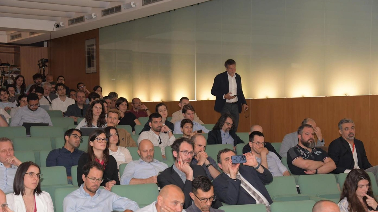 Una parte della numerosa platea composta da circa 500 “cervelli“ che ha partecipato ai lavori presso il collegio Nuovo di Pavia Una parte della numerosa platea composta da circa 500 “cervelli“ che ha partecipato ai lavori presso il collegio Nuovo di Pavia
