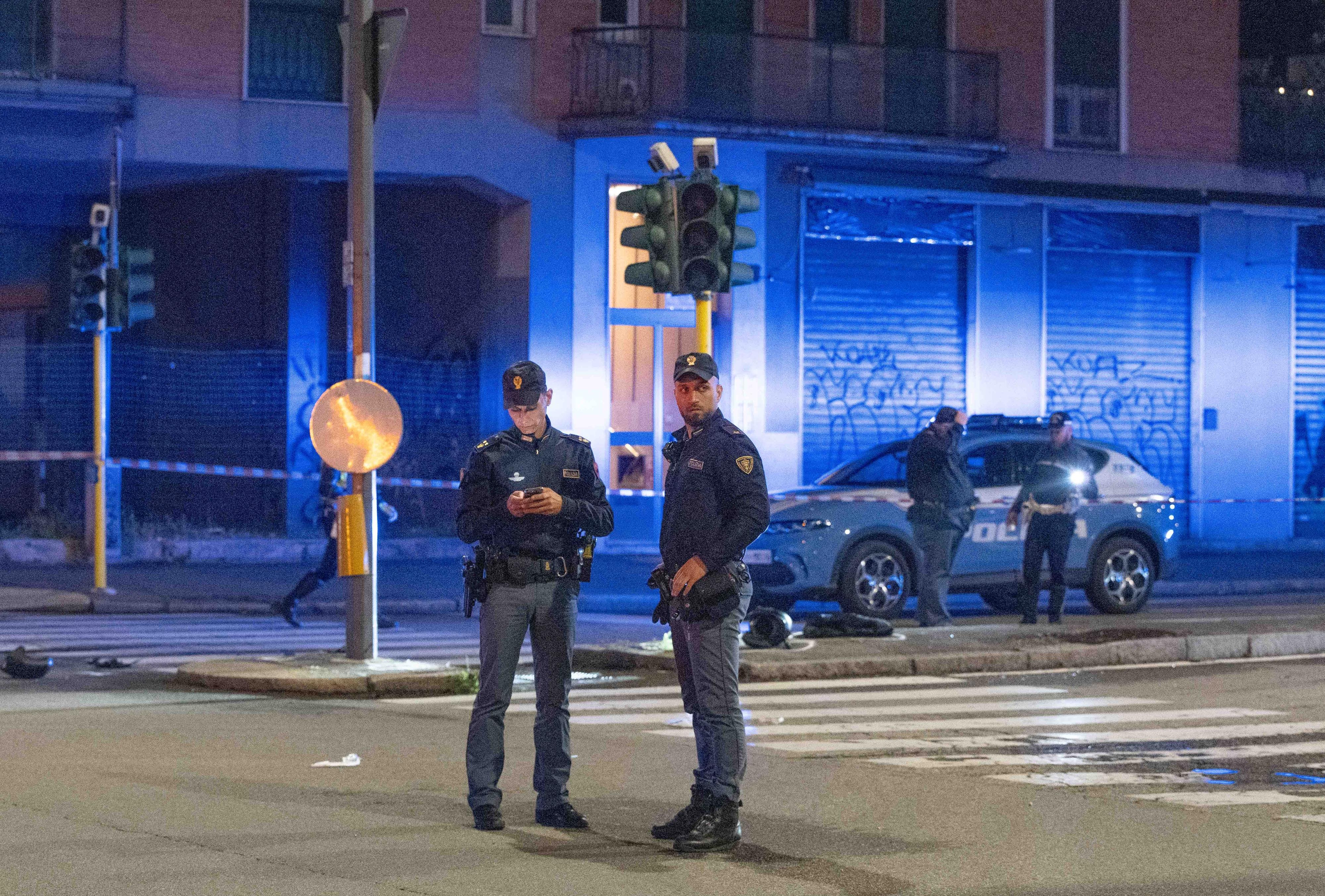Incidente in via Marco D’Agrate, schianto in T Max contro un semaforo: morto 21enne. La sterzata improvvisa dopo aver incrociato la polizia Incidente in via Marco D’Agrate, schianto in T Max contro un semaforo: morto 21enne. La sterzata improvvisa dopo aver incrociato la polizia
