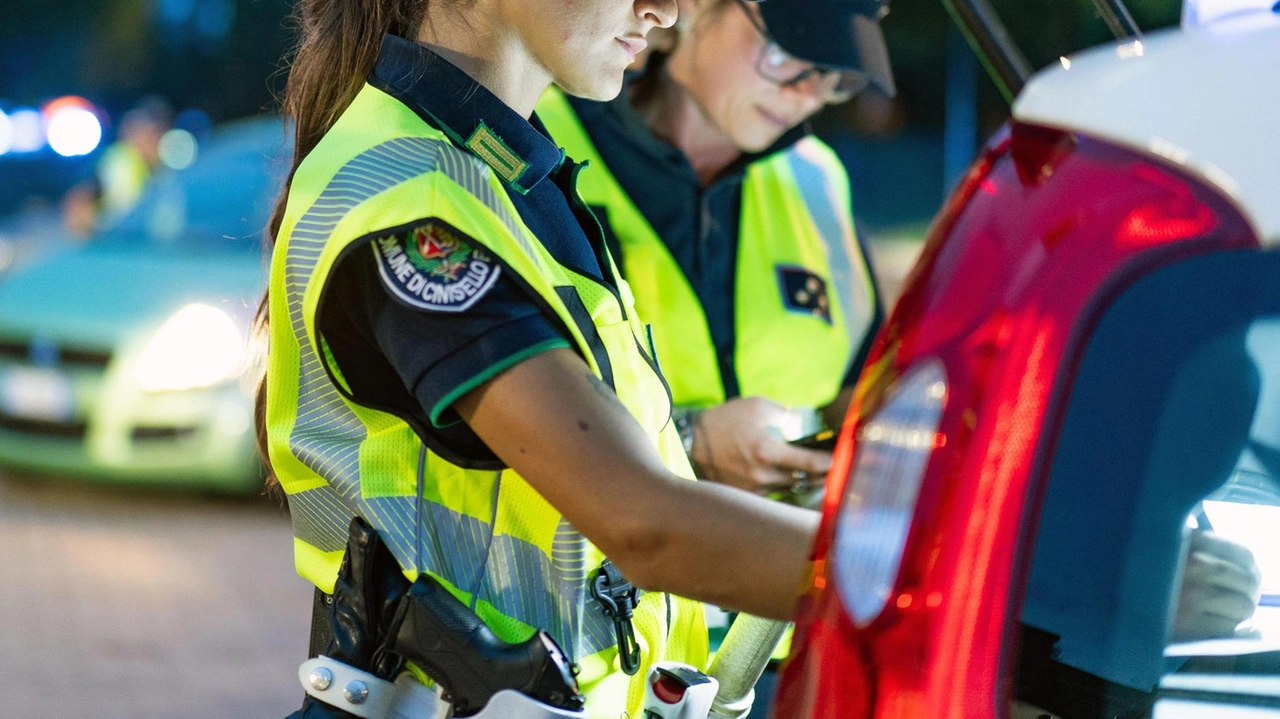 Per tutto agosto saranno. intensificati i controlli serali e notturni degli agenti Per tutto agosto saranno. intensificati i controlli serali e notturni degli agenti