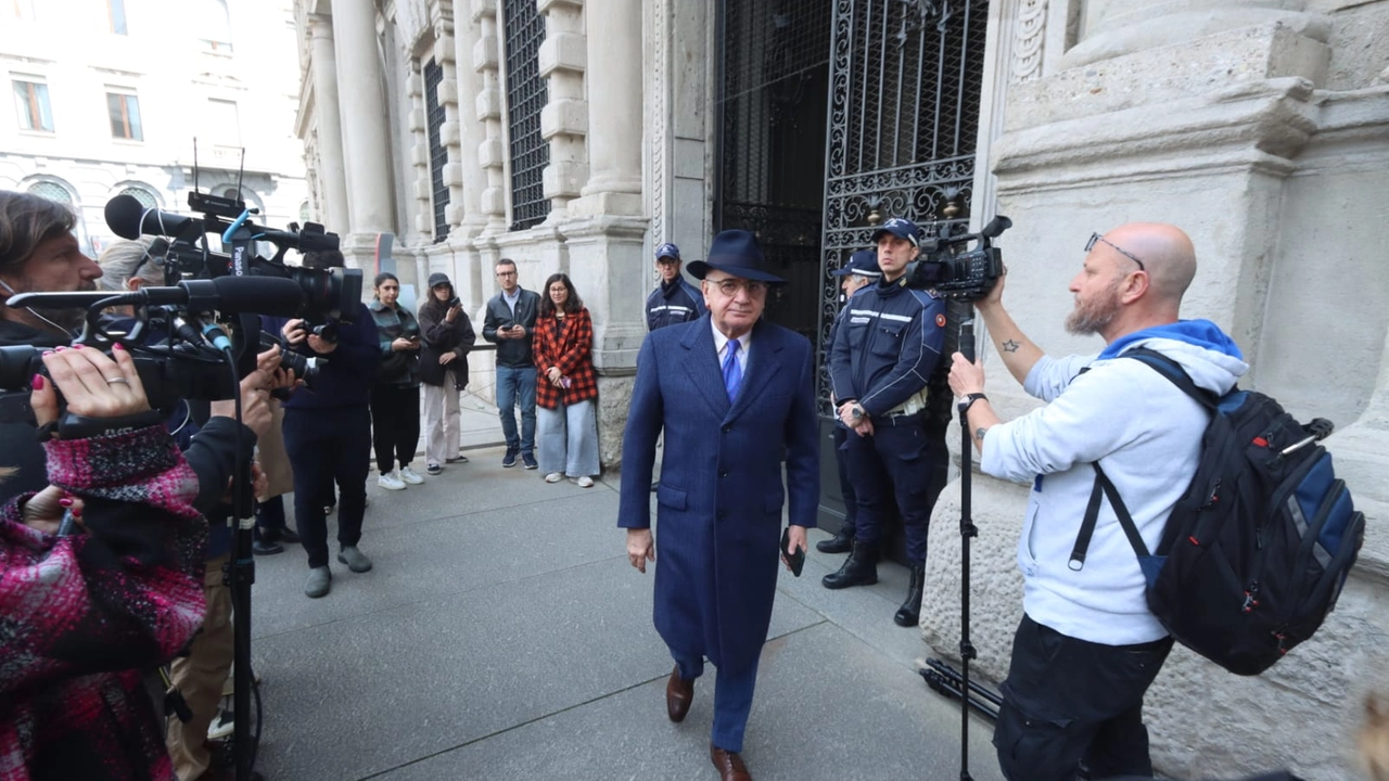 L'uscita degli imprenditori da Palazzo Marino dopo l'incontro con il sindaco Beppe Sala