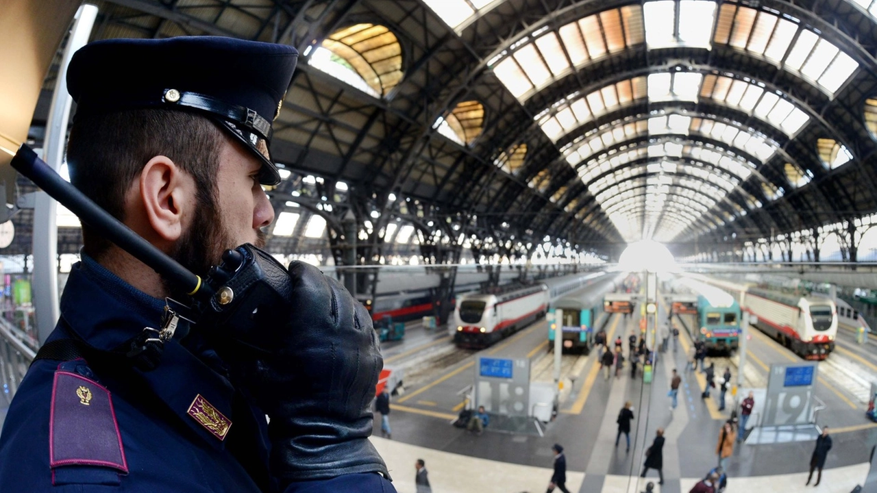 Gli agenti della Polfer avevano notato il diciassettenne mentre si muoveva con fare sospetto già in Stazione Centrale (Archivio)