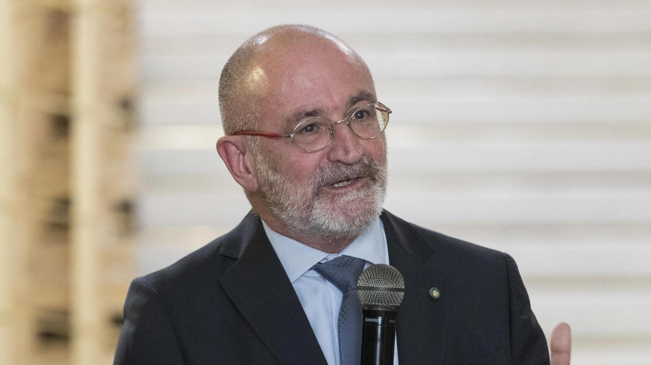 L’infettivologo e rettore dell’Università di Brescia, Francesco Castelli, studia la diffusione della Dengue L’infettivologo e rettore dell’Università di Brescia, Francesco Castelli, studia la diffusione della Dengue