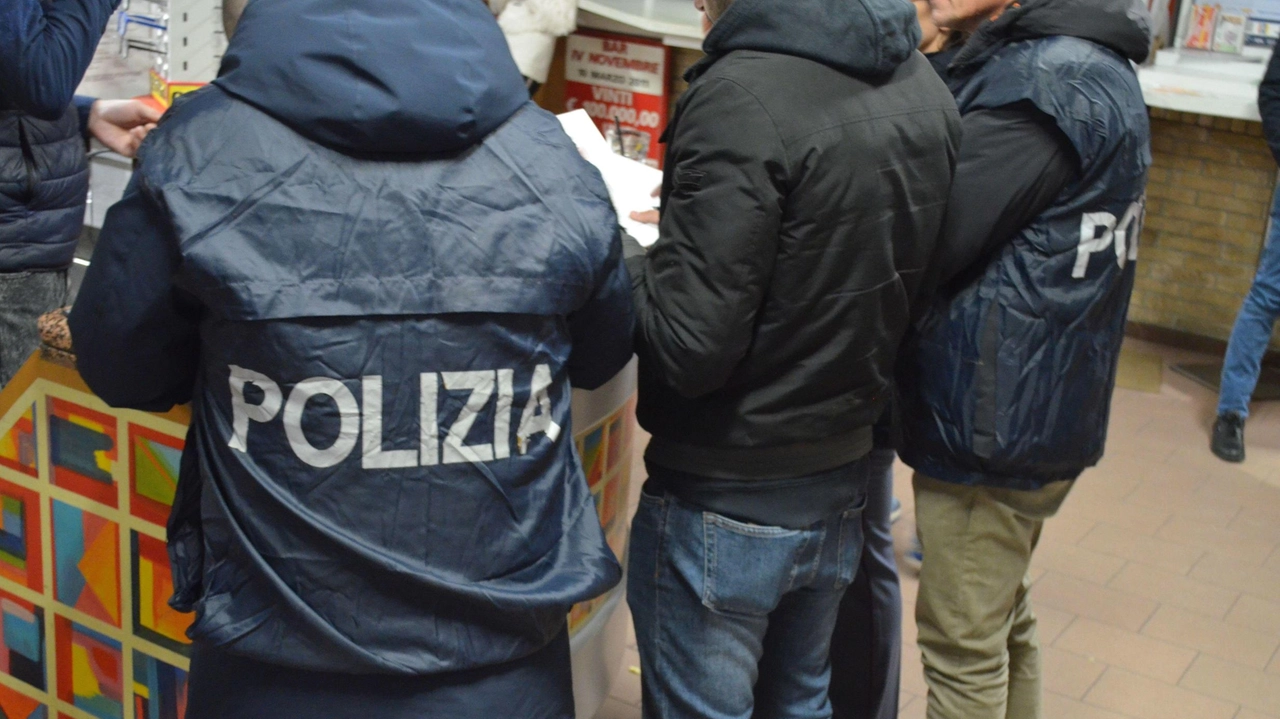 I gestori delle sale usavano il dispositivo pos in totale violazione della normativa bancaria, che consente solo il pagamento in contanti per poter giocare alle video lottery. Un’attività irregolare che ha fruttato più guadagni