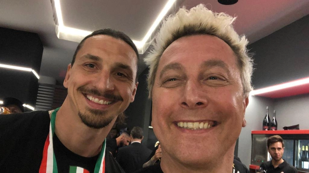 Il DJ Ringo, storico tifoso rossonero dagli anni '60, critica la dirigenza del Milan e esprime preoccupazione per la situazione attuale del club. Ricorda emozioni dei derby passati e sottolinea la necessità di cambiamenti. Il DJ Ringo, storico tifoso rossonero dagli anni '60, critica la dirigenza del Milan e esprime preoccupazione per la situazione attuale del club. Ricorda emozioni dei derby passati e sottolinea la necessità di cambiamenti.