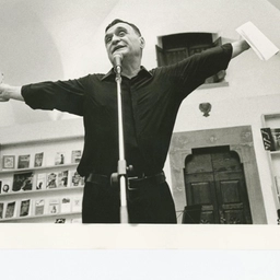 John Giorno, la poesia, gli amici. E al telefono ascolti voci e versi