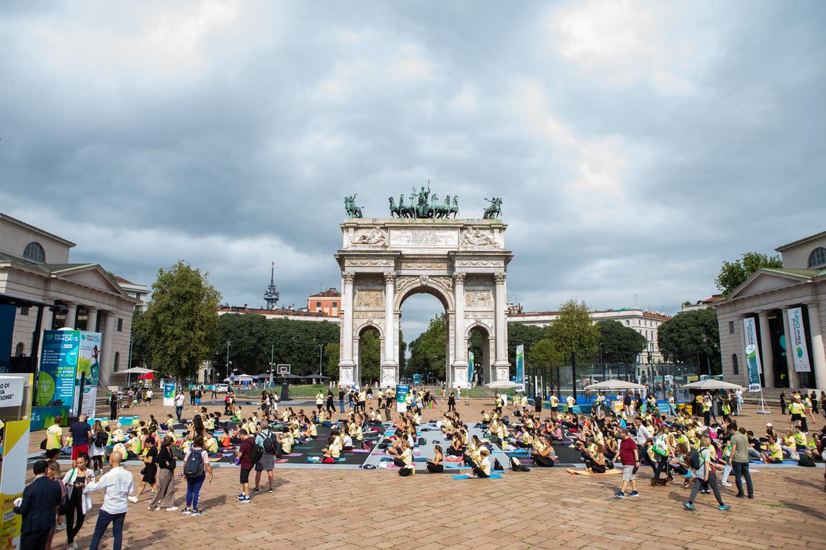 Arco della Pace, una palestra a cielo aperto: l’invasione degli sportivi per i MypersonalTrainer Days