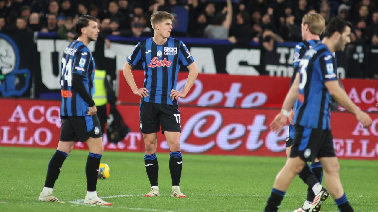 La delusione dei giocatori dell’Atalanta La delusione dei giocatori dell’Atalanta