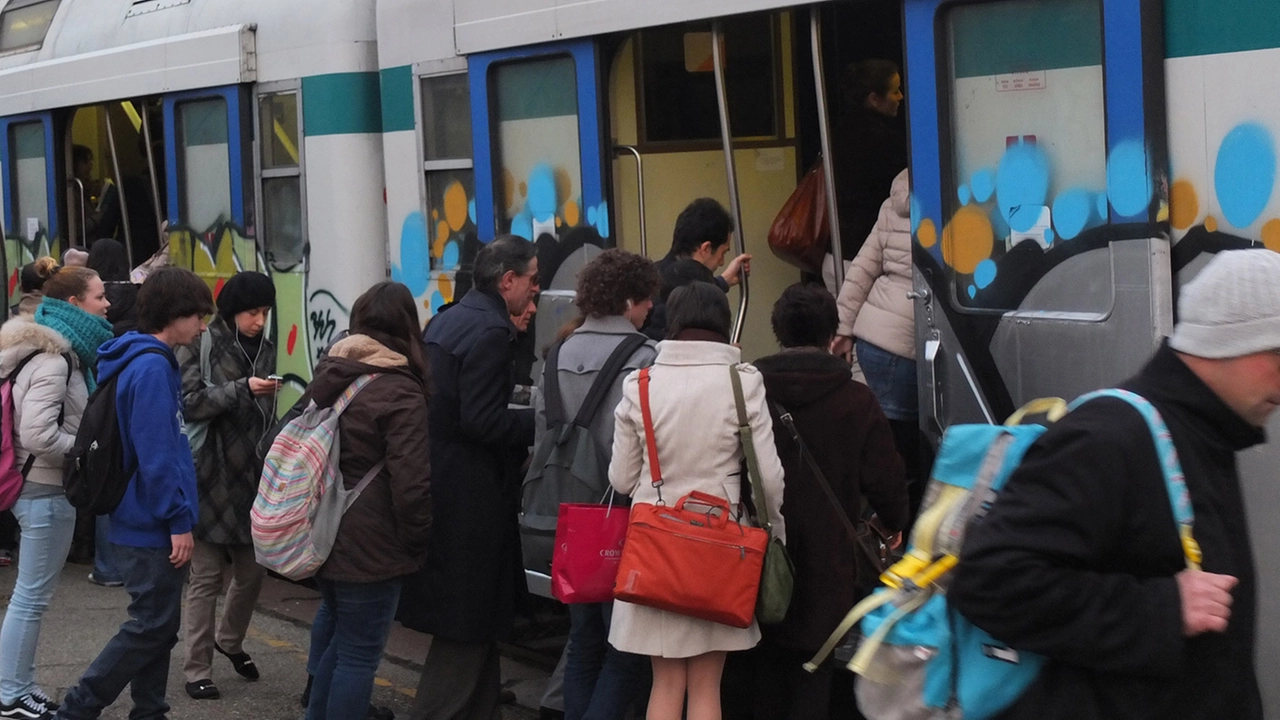 Alla stazione di Lissone fanno scalo le affollatissime linee S9 e S11