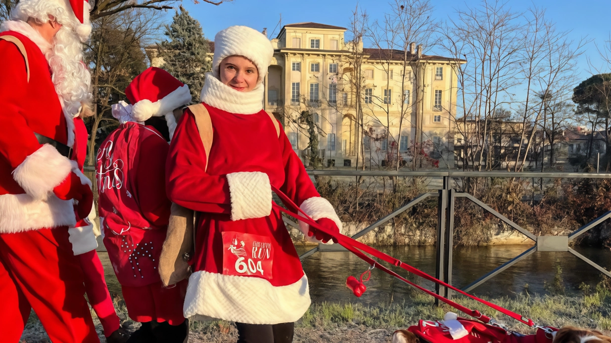 Fra le manifestazioni per le festività natalizie un vero classico, la Christmas run, la corsa dei Babbo Natale organizzata dalla pro loco alle 10 al Parco Comi Fra le manifestazioni per le festività natalizie un vero classico, la Christmas run, la corsa dei Babbo Natale organizzata dalla pro loco alle 10 al Parco Comi