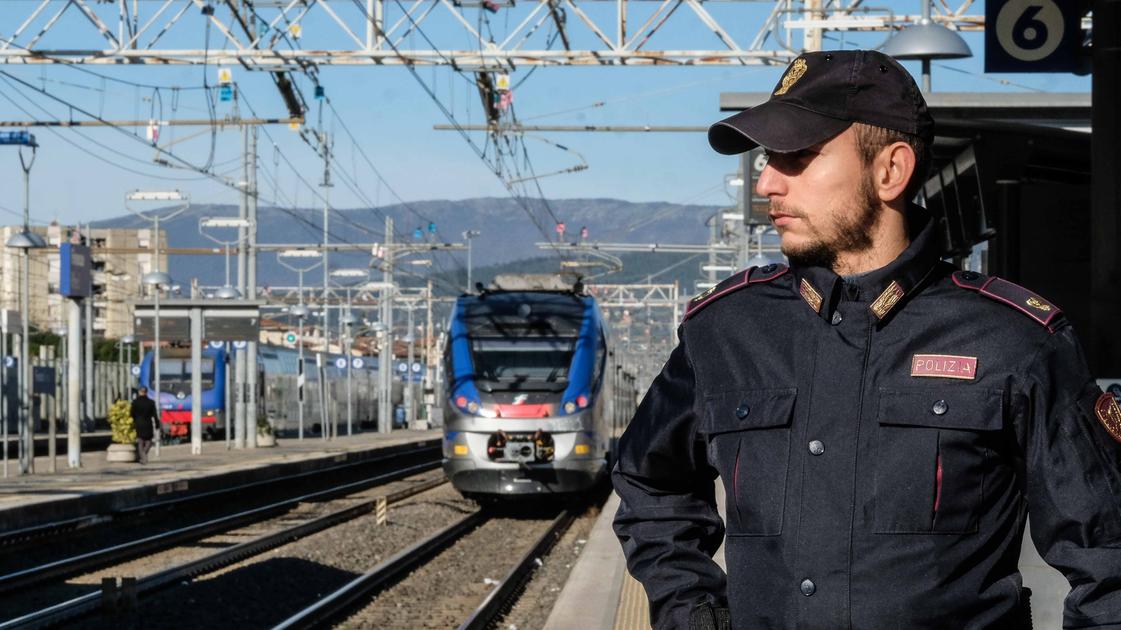 desio cadavere decapitato lungo la massicciata ferroviaria   indaga la polfer