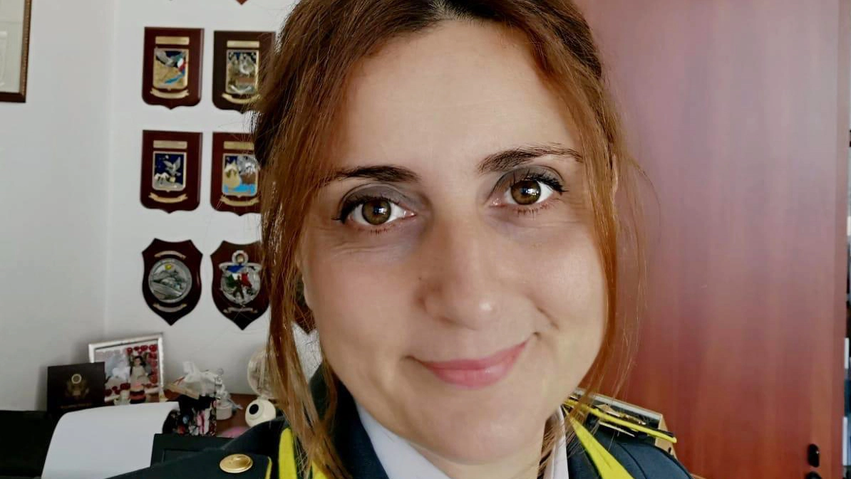 La dottoressa Giuliana Corrado, maggiore medico della Guardia di Finanza. Determinante il suo intervento per salvare la bimba di tre anni La dottoressa Giuliana Corrado, maggiore medico della Guardia di Finanza. Determinante il suo intervento per salvare la bimba di tre anni
