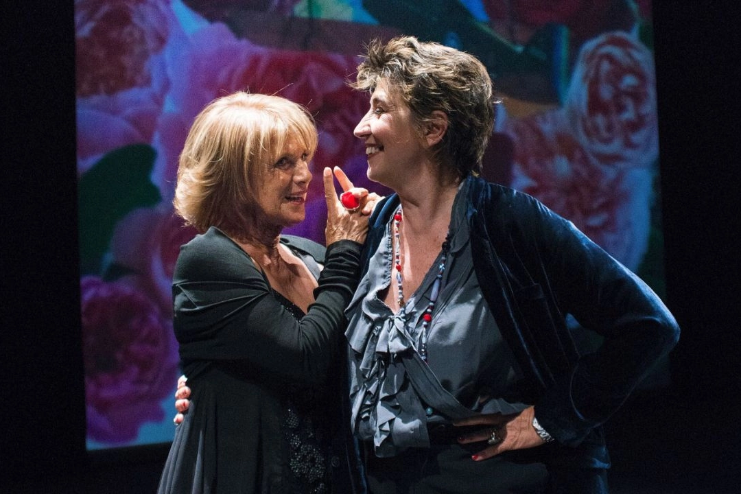 Serena Dandini e Lella Costa - FERITE A MORTE