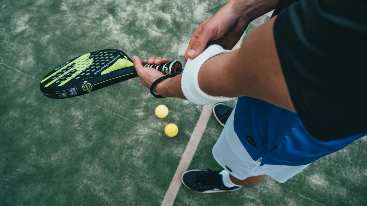 Il padel è sempre più diffuso tra le classi medio-alte Il padel è sempre più diffuso tra le classi medio-alte