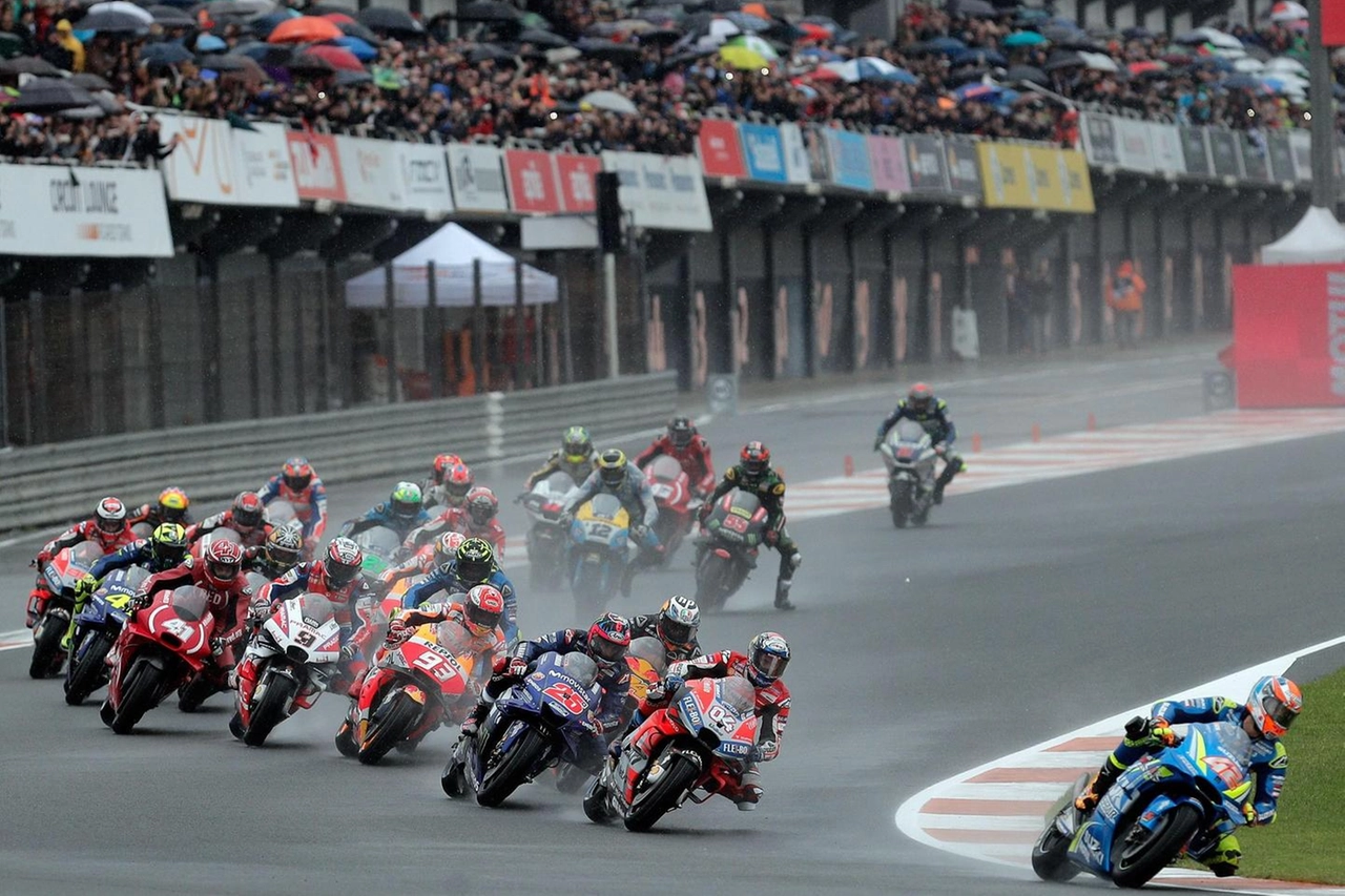 La partenza di un recente gran premio della MotoGP