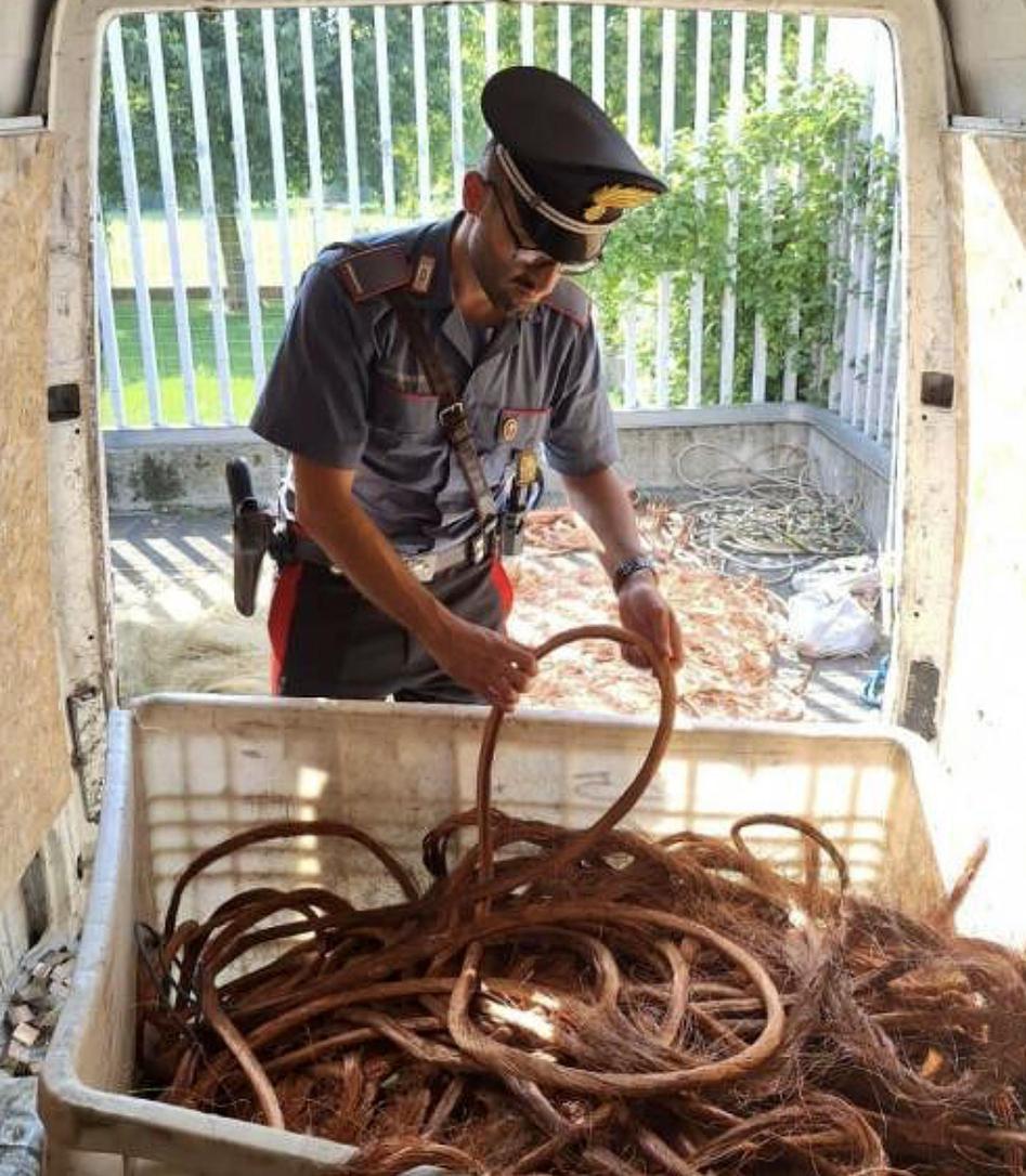 Furto da una tonnellata di rame. Ladri in azione al cantiere Tav. Presi con una montagna di cavi