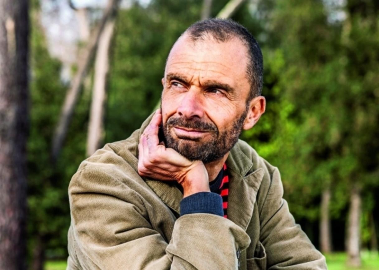 Lo scrittore Fabio Genovesi: "Un onore raccontare l’Italia a chi non può viaggiare..." Lo scrittore Fabio Genovesi: "Un onore raccontare l’Italia a chi non può viaggiare..."