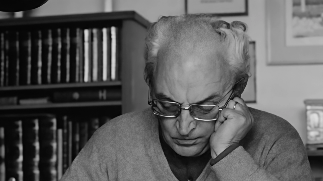 Piero Chiara tra i. grandi letterati italiani a cui Luino ha dato i natali Piero Chiara tra i. grandi letterati italiani a cui Luino ha dato i natali