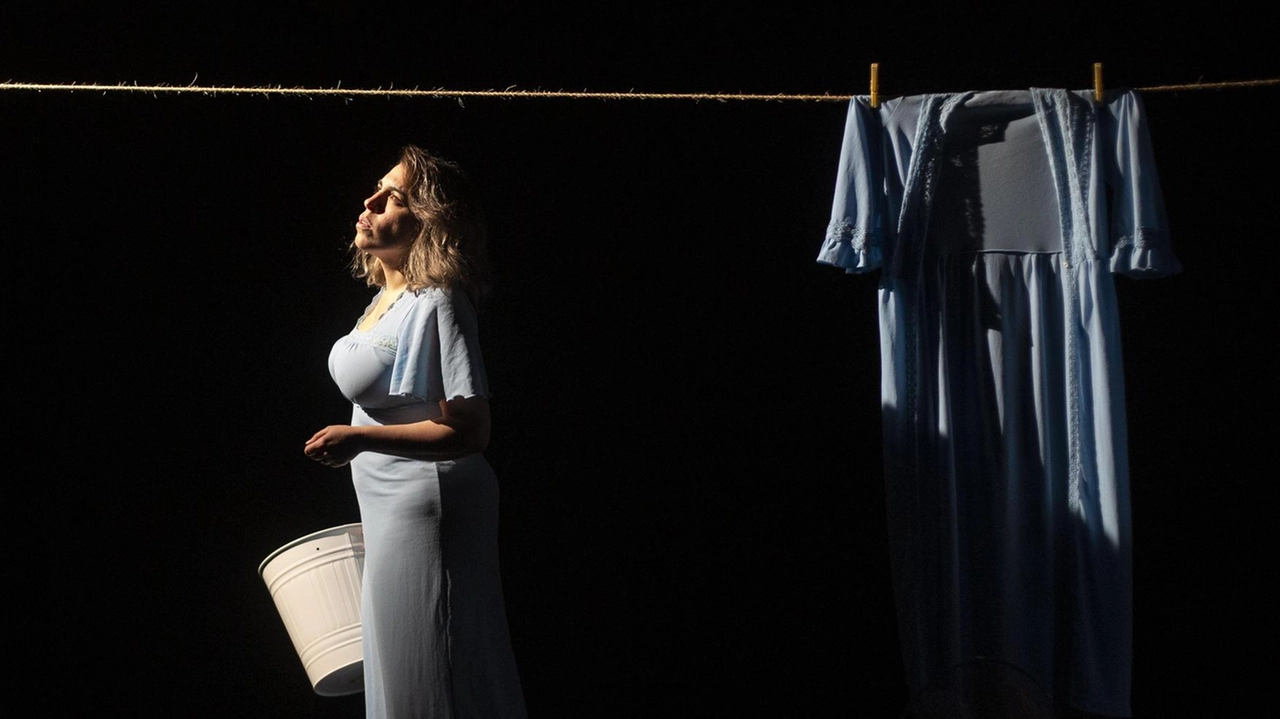 Lo si era incrociato qualche tempo fa. Al Teatro del Borgo. In cerca di un primo contatto con il... Lo si era incrociato qualche tempo fa. Al Teatro del Borgo. In cerca di un primo contatto con il...