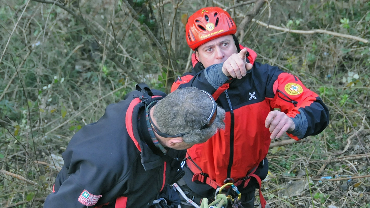 L'uomo, successivamente, è stato assistito da una squadra del soccorso alpino (archivio)