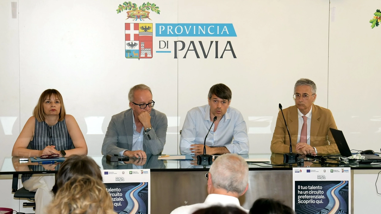 FromMicroToMacro, inserimento lavorativo di oltre 40 nuove risorse nel distretto della microelettronica: da sinistra Barbara Guardamagna Cisl, Vittorio Pona, Giovanni Palli, Francesco Caracciolo Confindustria (foto Torres)