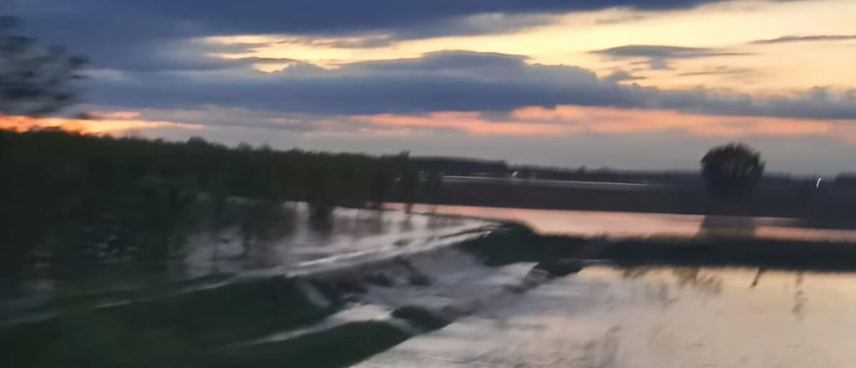Piena del Po nel Lodigiano: nella notte chiuso e riaperto il sottopasso del Belpò
