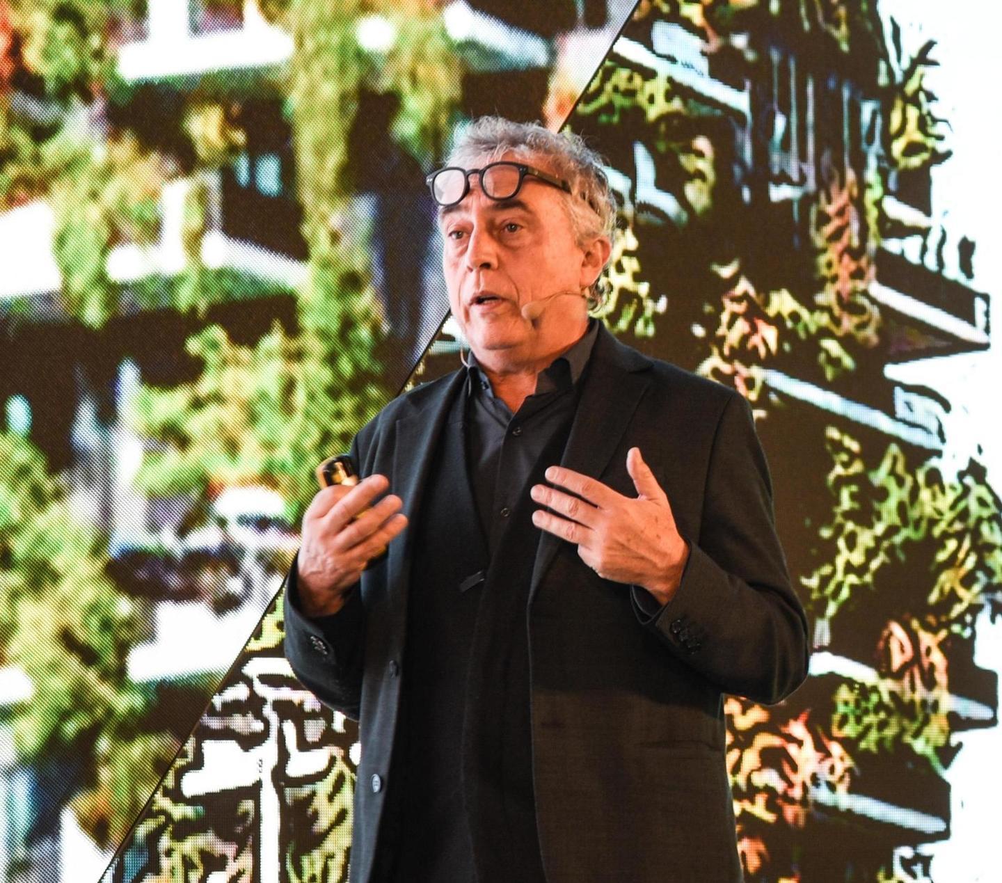 Biblioteca europea di Milano: il pm chiede il processo per Stefano Boeri, Cino Zucchi e altri 4 architetti Biblioteca europea di Milano: il pm chiede il processo per Stefano Boeri, Cino Zucchi e altri 4 architetti