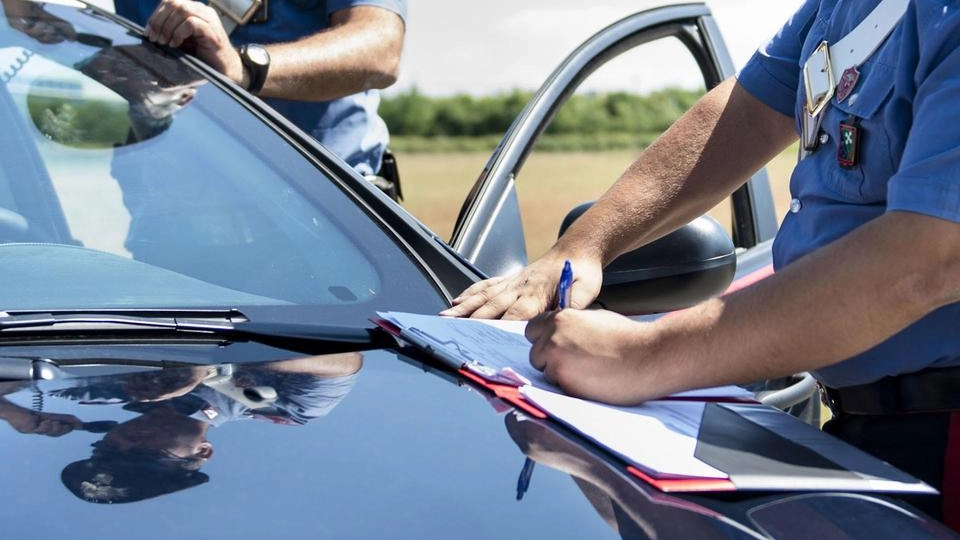 Aveva cocaina e diverse centinaia di euro in contanti all’interno dell’auto, probabilmente provento di spaccio, un uomo straniero che, nel...