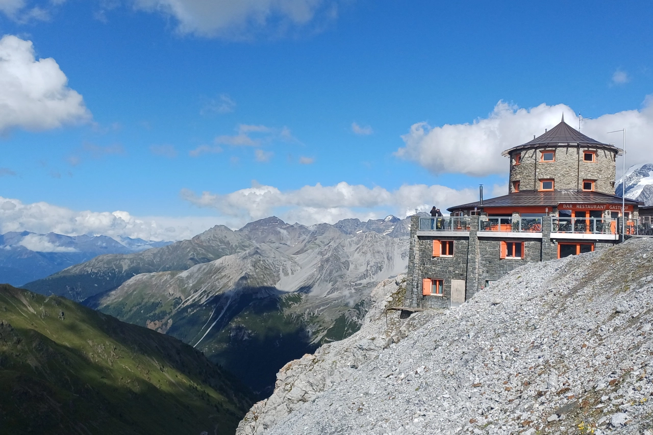 Il rifugio Tibet al passo dello Stelvio