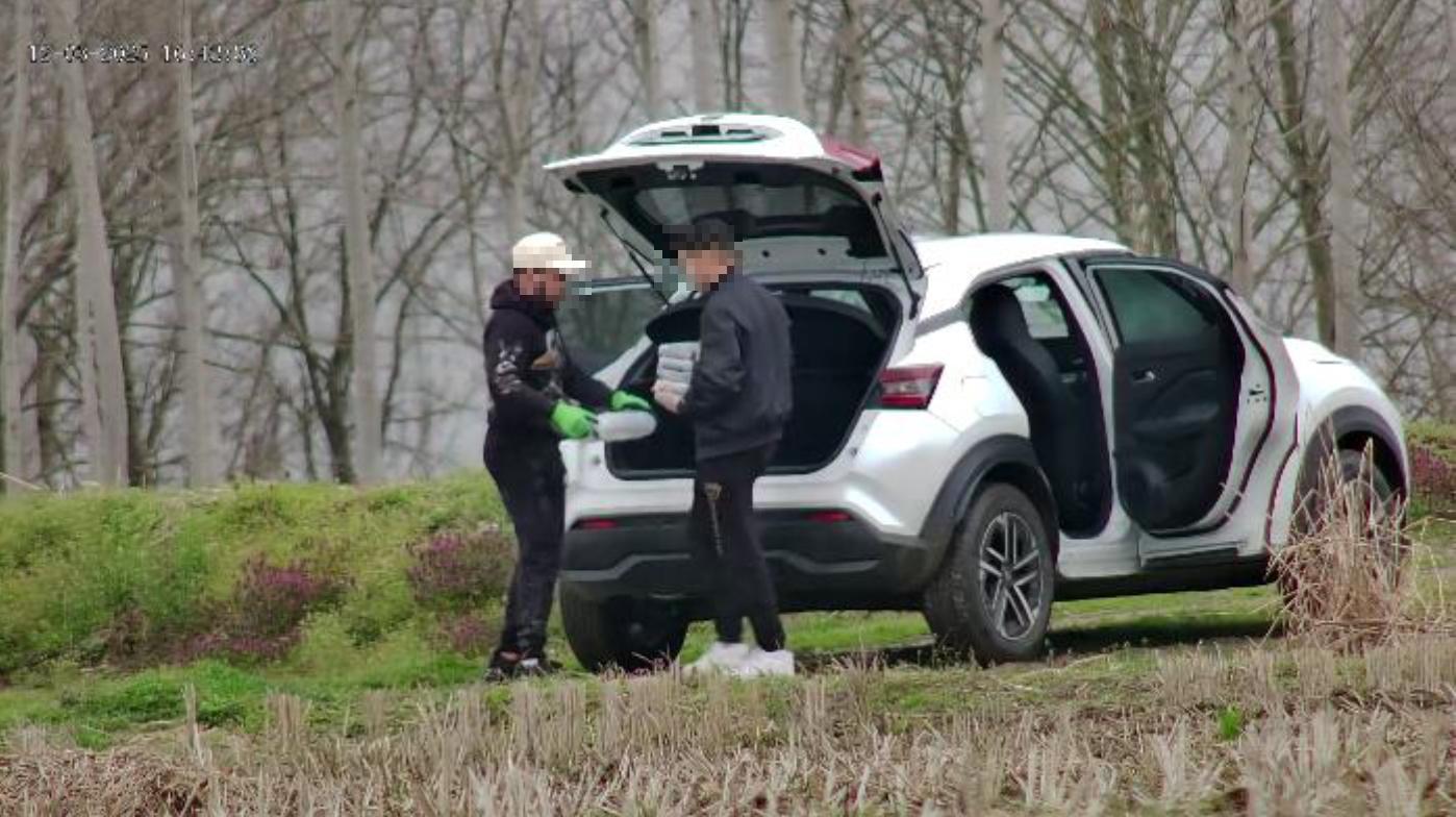 Robbio, giro internazionale di droga da 350mila euro a settimana: cinque arresti Robbio, giro internazionale di droga da 350mila euro a settimana: cinque arresti