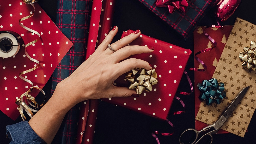 Regalo di Natale in anticipo per due associazioni di Busto Regalo di Natale in anticipo per due associazioni di Busto