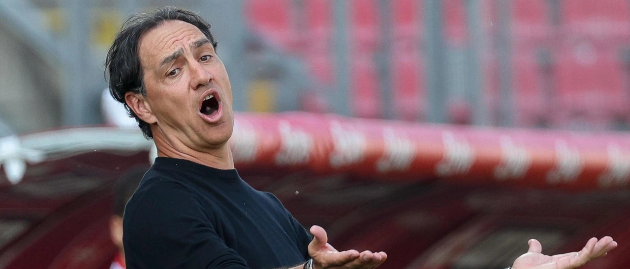 Monza-Napoli: Sfida Cruciale tra Incubi di Retrocessione e Sogni di Champions
