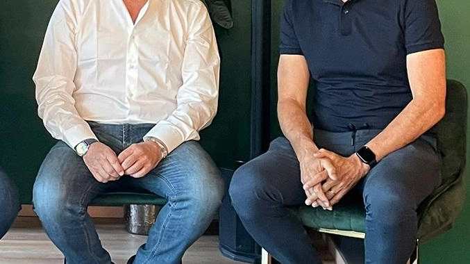 Nessun gesto eclatante, non rientra nel modo di comportarsi della famiglia. Qui, per ricordare nella maniera migliore Pietro Mazzo, hanno... Nessun gesto eclatante, non rientra nel modo di comportarsi della famiglia. Qui, per ricordare nella maniera migliore Pietro Mazzo, hanno...