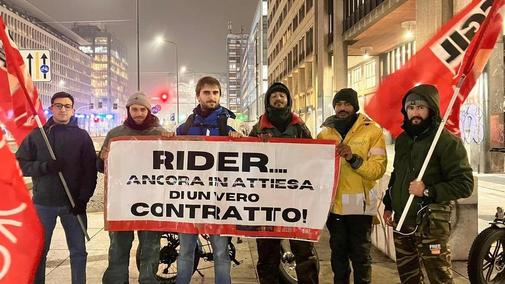 Un presidio organizzato dalla Nidil a Milano per chiedere diritti e tutele per lavoratori ultraprecari Un presidio organizzato dalla Nidil a Milano per chiedere diritti e tutele per lavoratori ultraprecari