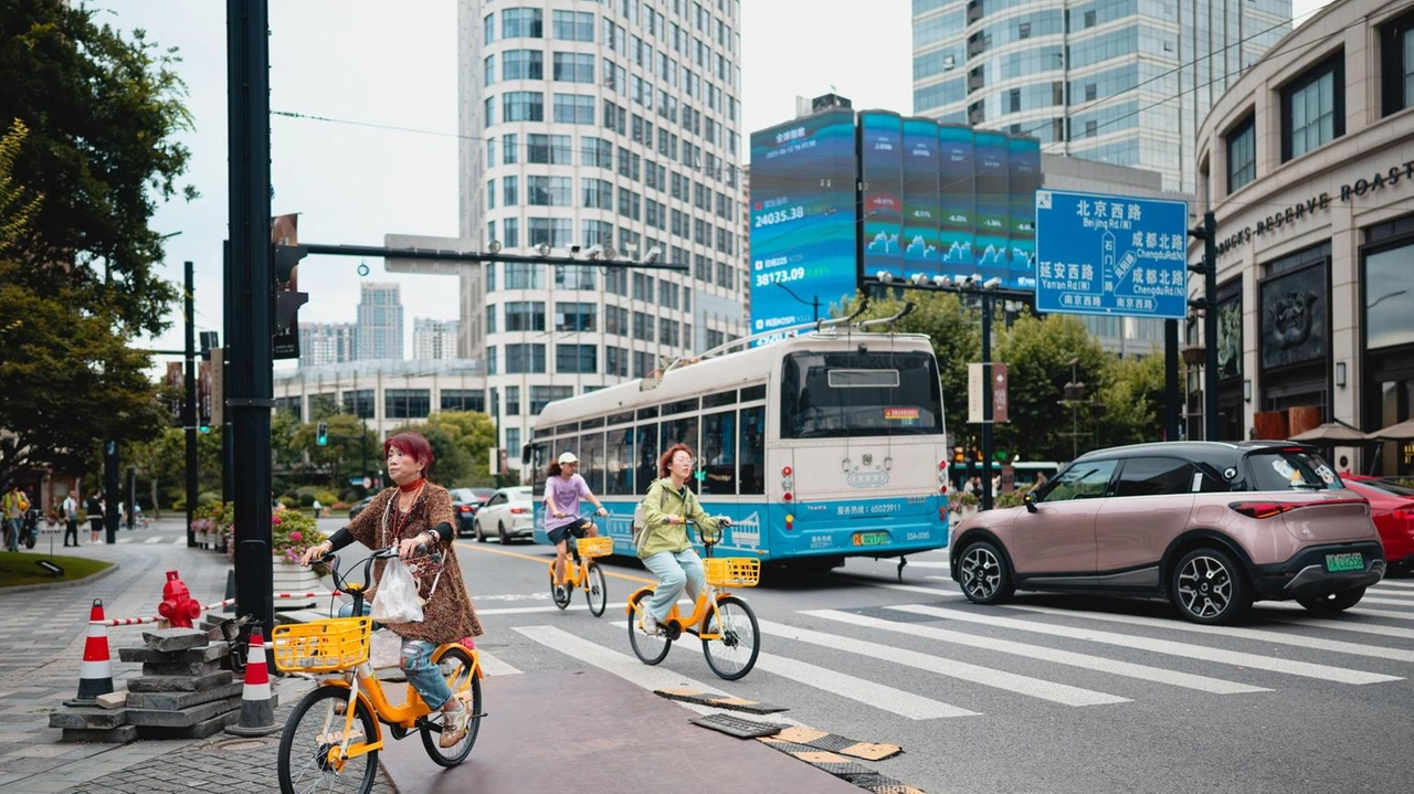 Shanghai segna nelle prime battute una flessione dello 0,01% Shanghai segna nelle prime battute una flessione dello 0,01%