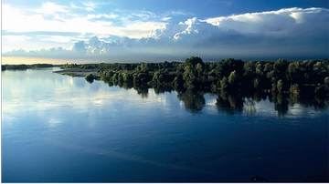 In nave sul Po da Lodi e Pavia a Cremona: emozioni a filo d’acqua fra sapori locali, vini e natura