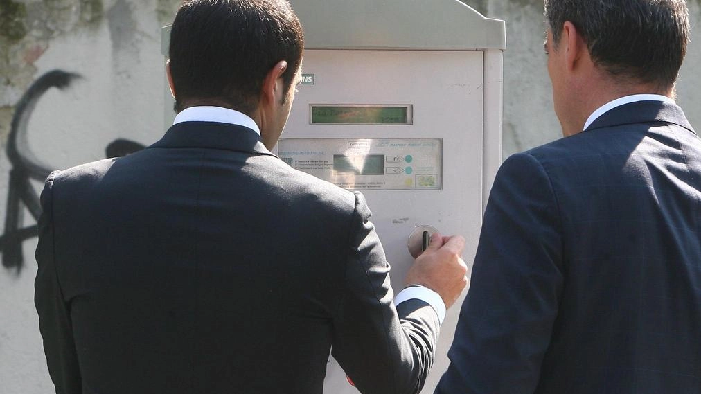 A Carate Brianza il parcheggio pubblico diventa a pagamento: tariffe, modalità di accesso e gestione diretta del Comune per favorire la rotazione dei veicoli. Nuova area di sosta in progetto. A Carate Brianza il parcheggio pubblico diventa a pagamento: tariffe, modalità di accesso e gestione diretta del Comune per favorire la rotazione dei veicoli. Nuova area di sosta in progetto.