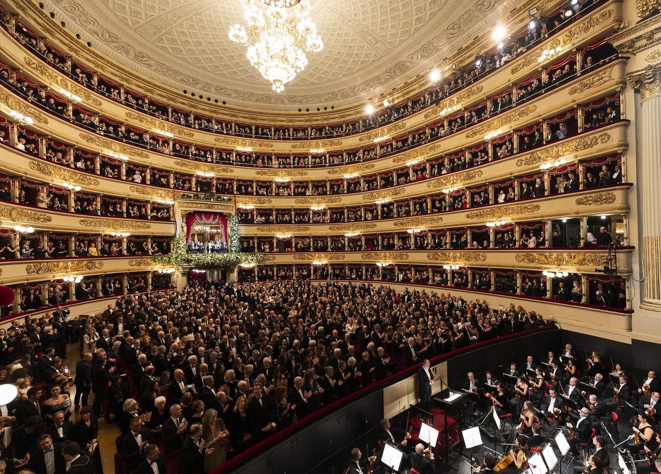 Flash mob e 400 firme per la maschera licenziata