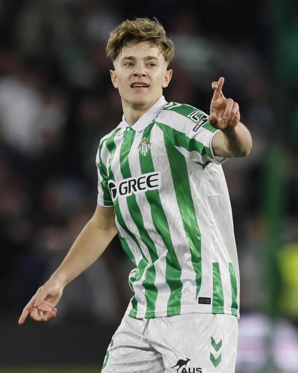 MISSIONE A SIVIGLIA. Como in pressing su Jesus Rodriguez. Contatti col Benfica per Schjelderup