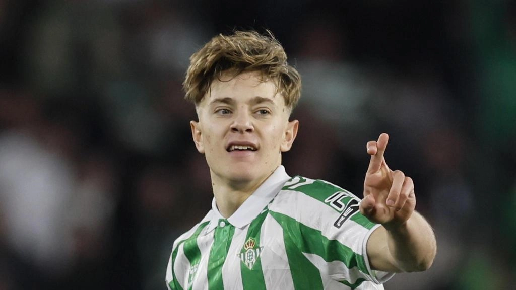 I dirigenti del Como sono partiti per Siviglia. Destinazione, il quartier generale del Betis. Missione, trattare sui giocatori chiesti da...