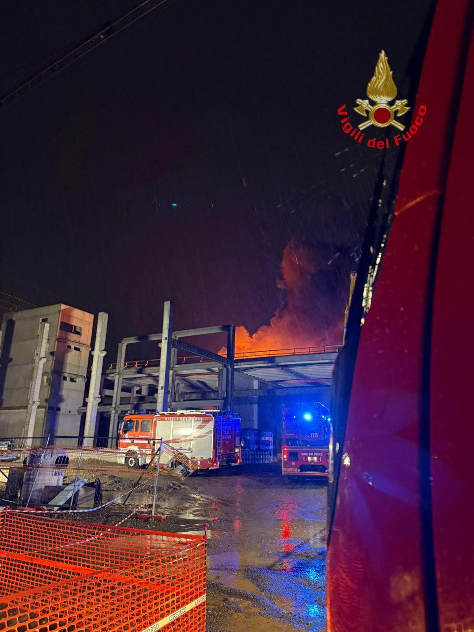 Monza, fulmine colpisce un tetto e provoca un incendio