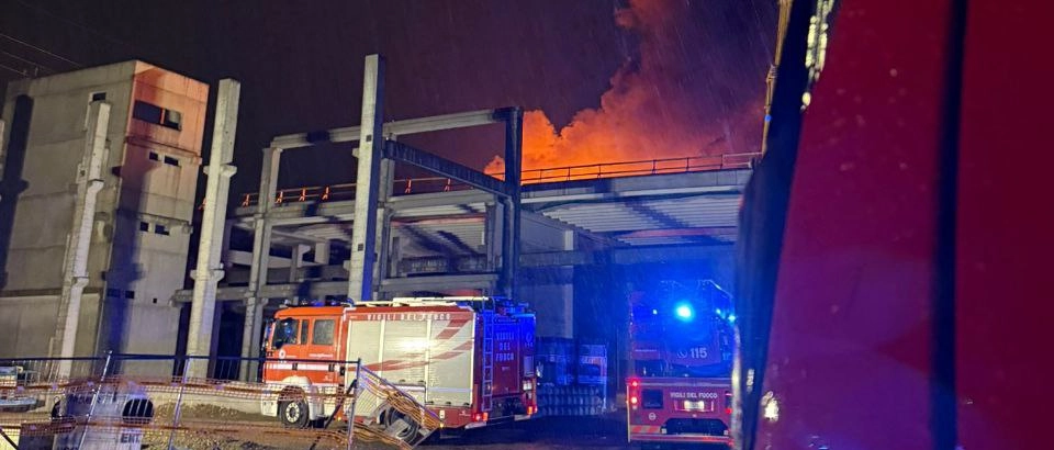 Monza, fulmine colpisce un tetto e provoca un incendio