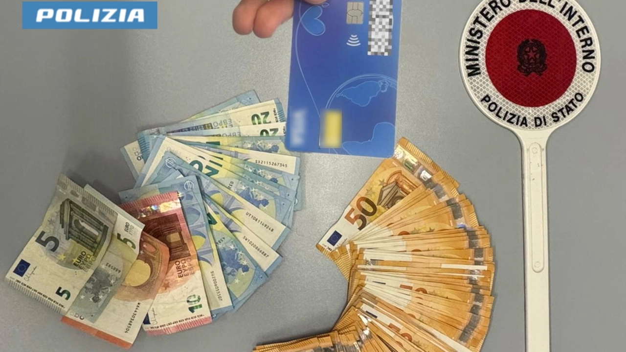 Furto di carte di credito: due arrestati dalla Polizia Furto di carte di credito: due arrestati dalla Polizia