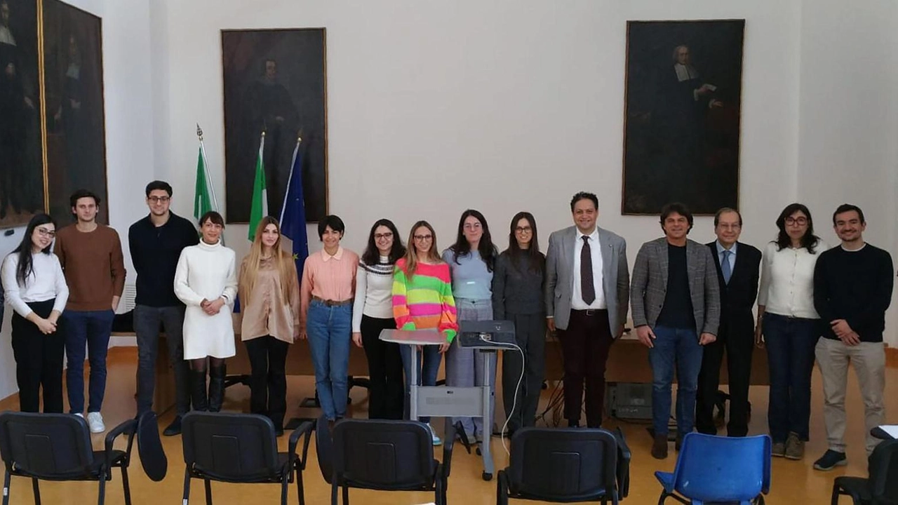 L’Asst Rhodense ha avviato il nuovo ciclo di formazione per i Medici di medicina generale (Mmg) Il corso è svolto nei Poli formativi delle Asst Lombarde L’Asst Rhodense ha avviato il nuovo ciclo di formazione per i Medici di medicina generale (Mmg) Il corso è svolto nei Poli formativi delle Asst Lombarde